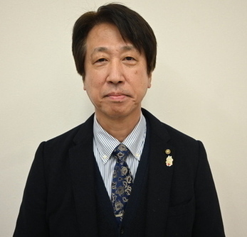 写真：教育委員　秋元　富敏（あきもと　ふみとし）