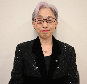 写真：教育委員　鈴木　好美（すずき　よしみ）