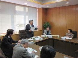 写真：委員会の様子