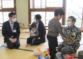 活動の様子を見学