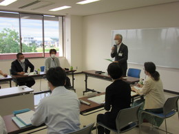 写真：委員会の様子